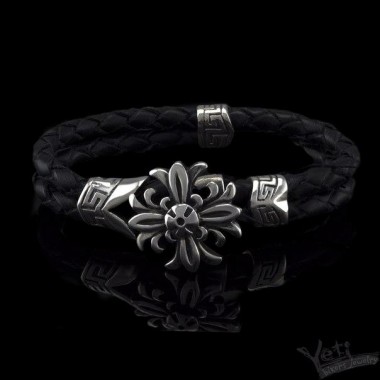 Срібний браслет на шкіряному шнурі "Templar Cross"