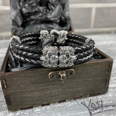 Срібний браслет на шкіряному шнурі з черепами "Garry"  skulls