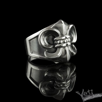 Срібний чоловічий перстень "Fleur de Lis"