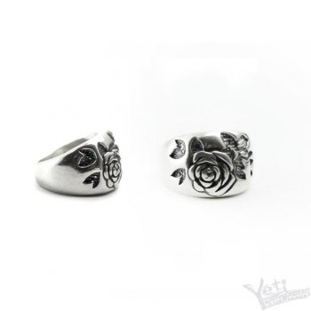 Жіноче срібне кільце «Roses»