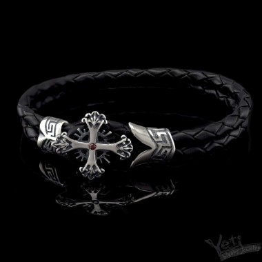 Срібний браслет на шкіряному шнурі "Cross"