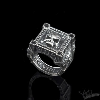 Срібний чоловічий перстень з черепом "Caesar" 