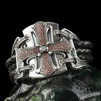 Срібний браслет на шкіряному шнурі "Queen of the Crusaders"  Red stones